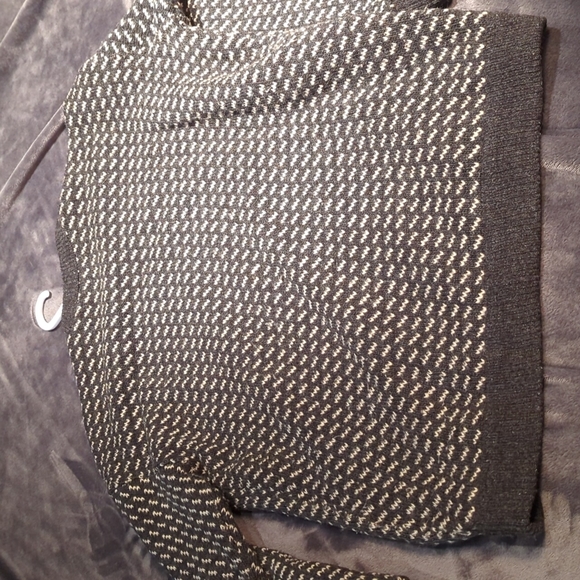 Retro Roots Wool Sweater - Picture 5 of 6